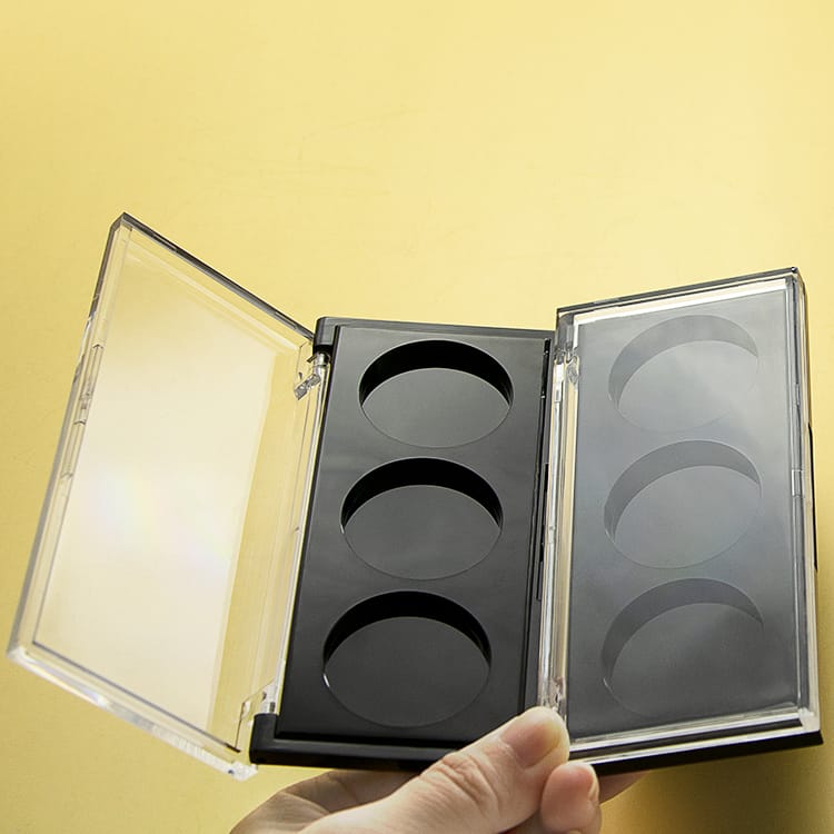 Triple eyeshadow case 